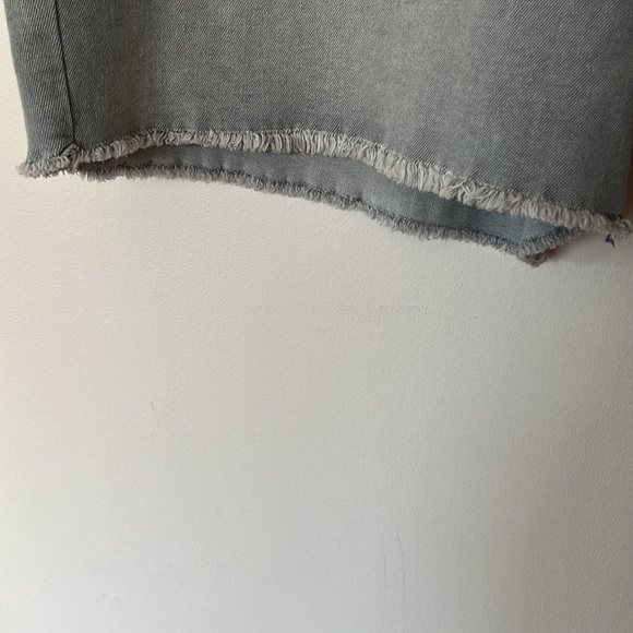 Simply Vera Vera Wang High Rise GreyStone Frayed Hem size 16 Shorts - Picture 3 of 14